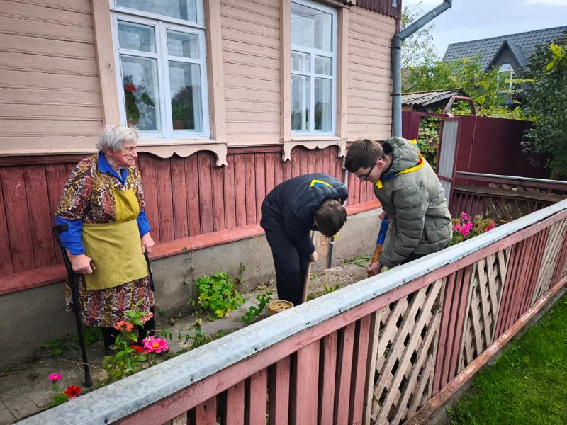 Не только учеба: рогачевские школьники – верные помощники спасателей