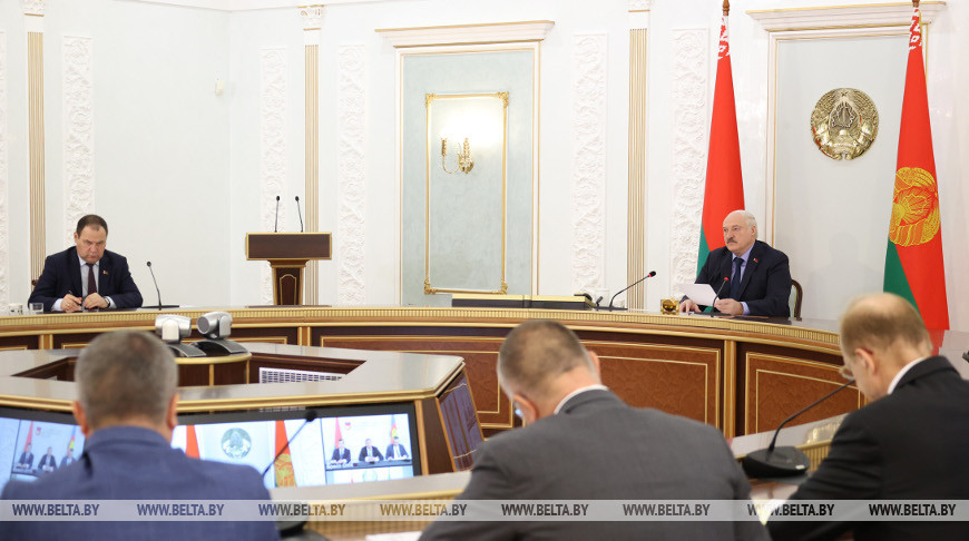 Что происходит на полях и в хозяйствах? Главные претензии Лукашенко к аграриям и руководству на местах