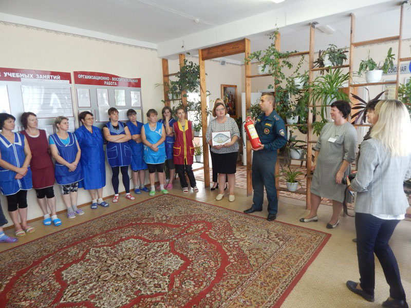 Быстрее, организованнее, безопаснее! Рогачёвские спасатели провели «Уроки безопасности»