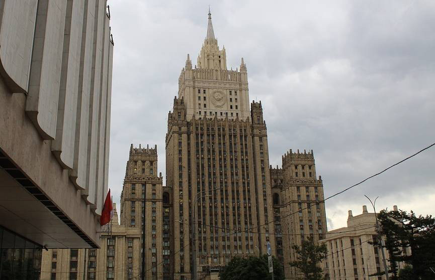 МИД: Россия и Индия уходят от доллара и евро во взаимной торговле