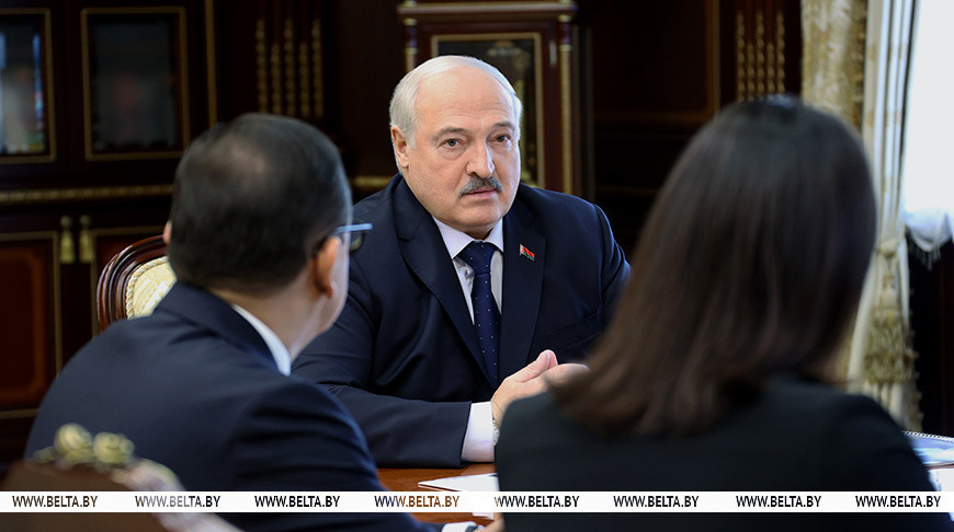 "Лучше на этом поле будем воевать". Лукашенко о роли СМИ в предстоящей предвыборной кампании