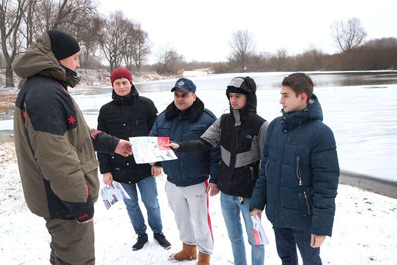 «Зимний патруль» вышел на дежурство по берегам рогачёвских водоёмов