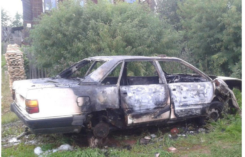 В Рогачевском районе сгорел автомобиль с водителем