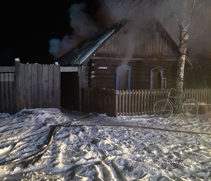 На пожаре в Рогачевском районе пострадал человек