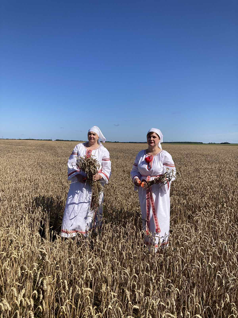 Песней, молитвой и караваем поддержали хлеборобов