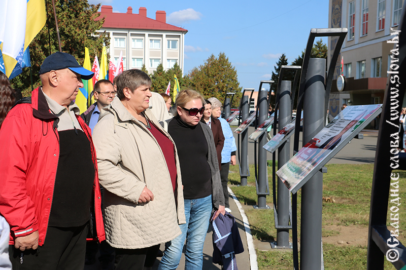Так держать: в Рогачеве открыли Аллею спортивной славы