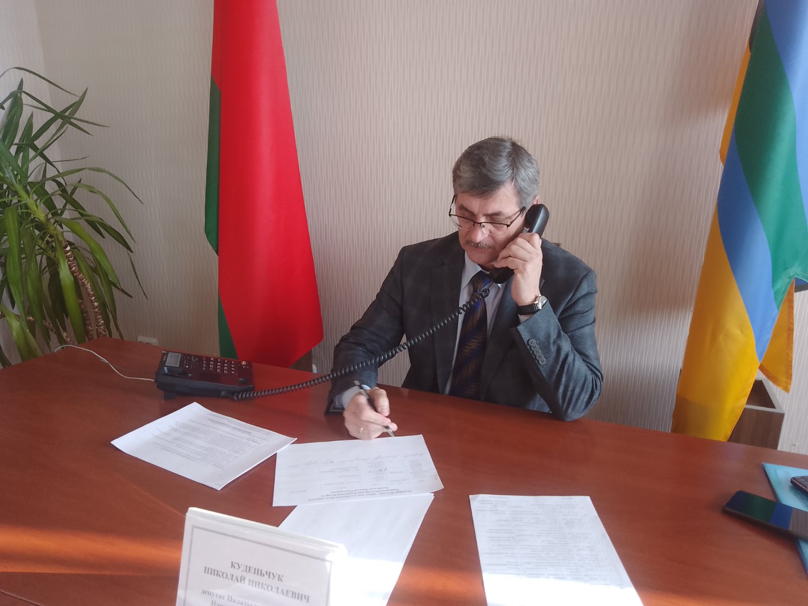 Депутат Палаты представителей Национального собрания Республики Беларусь Куденьчук Н.Н. в г.Рогачеве провел прием граждан по личным вопросам и прямую телефонную линию