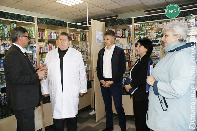 Николай Куденьчук провел мониторинг цен на социально значимые товары в Рогачеве