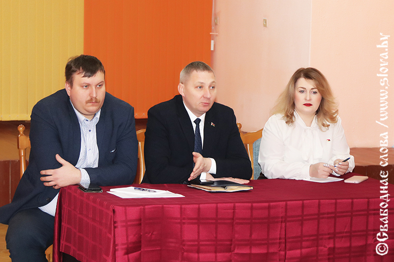 О развитии района и предстоящих выборах: Виталий СУШКО встретился с коллективом СУП «Рогачевагрохимсервис»