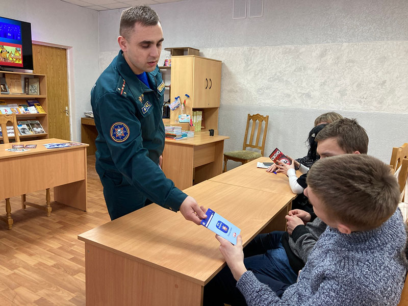 Как спасатели обучали рогачевцев предупреждать беду