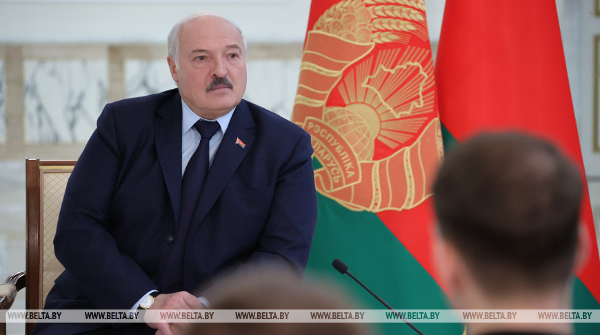 Лукашенко: Беларусь не собирается возражать против строительства АЭС в Польше