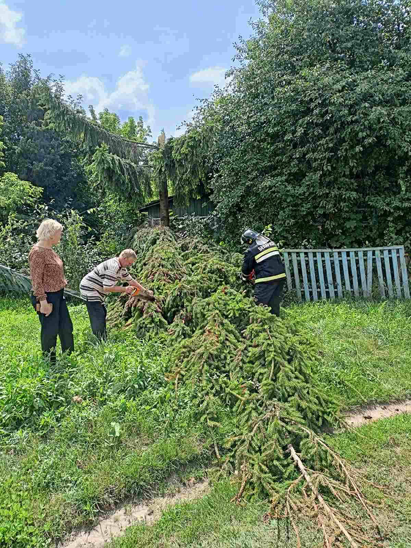 Журавичи: встречи с населением и ликвидация последствий непогоды