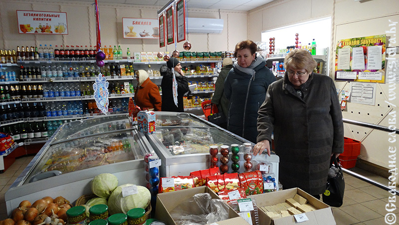 День депутата в Рогачевском районе. Взяли на контроль проблемные вопросы и вручили подарки