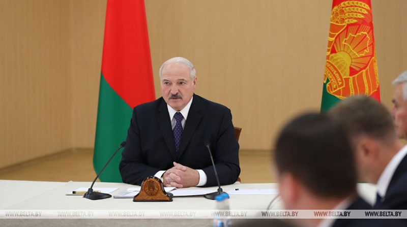 "Пока в адрес отрасли слышна критика, успокаиваться рано" - Лукашенко ориентирует ЖКХ на эффективное развитие