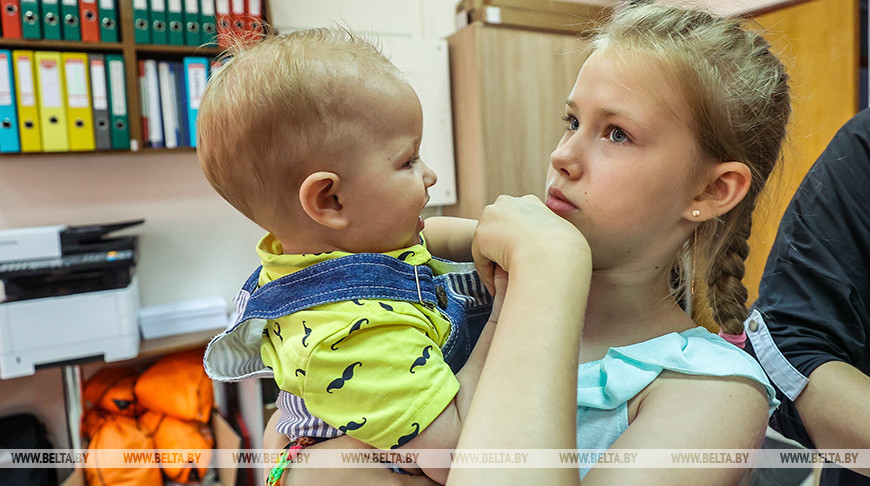 Шевцов: семьи украинских беженцев, воспитывающие детей, в этом году получат по Br600