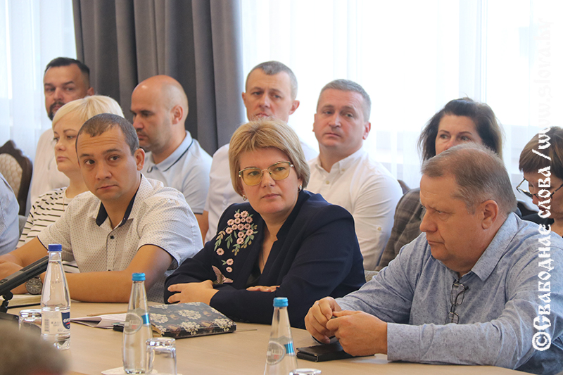 У работников Рогачевского МКК накопились вопросы