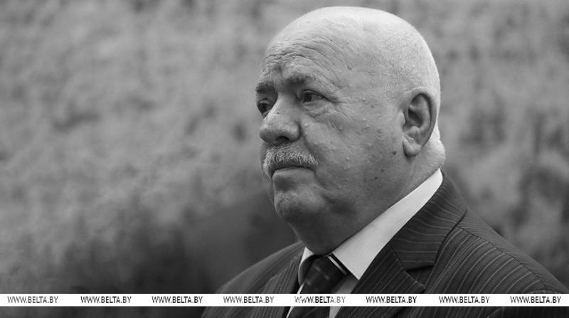 Лукашенко направил соболезнование в связи со смертью народного писателя Николая Чергинца