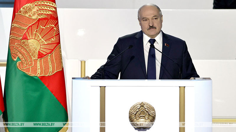 Лукашенко: мы никогда не позволим понукать собой, нам надоело стоять на коленях и кланяться