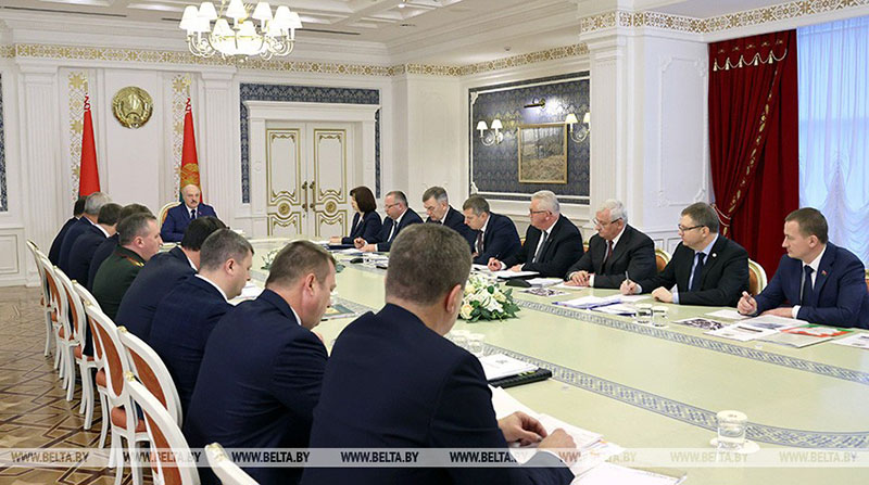 Лукашенко о санкциях: Польша нас пугает, что закроет границу. А если мы перекроем газ туда?