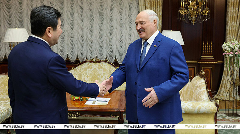 Лукашенко о сотрудничестве с Казахстаном: давайте в этом бешеном мире не потеряем друг друга