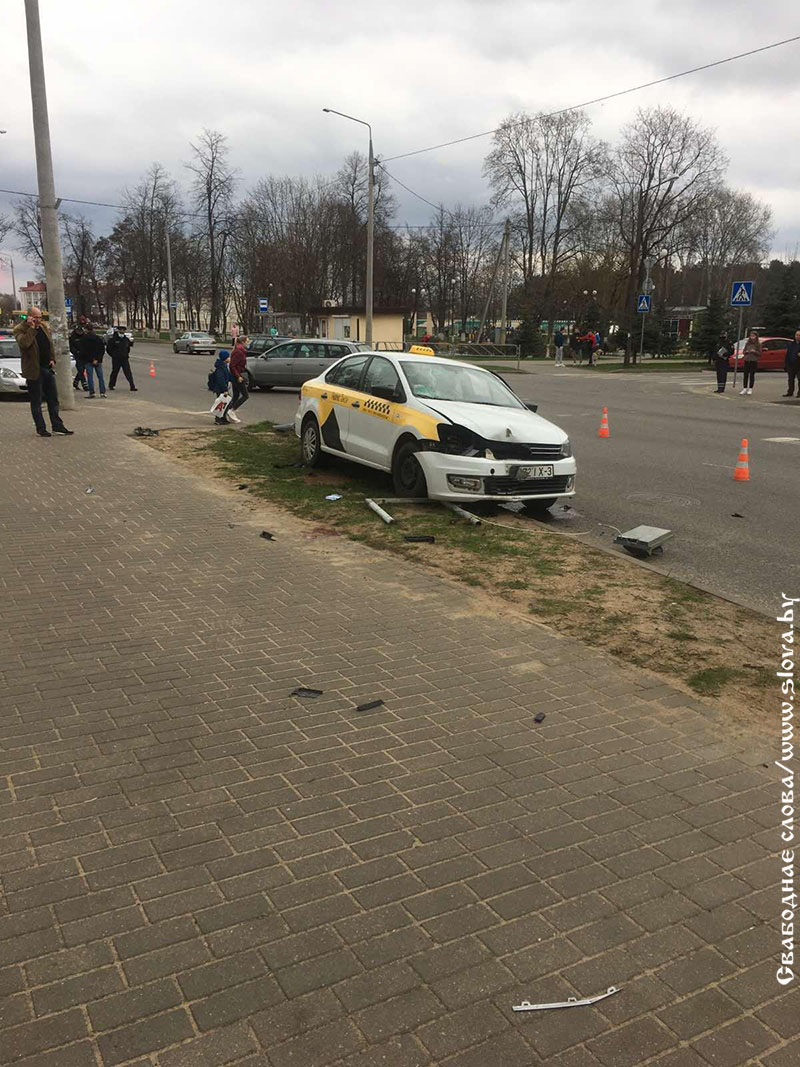 Очевидцы ДТП в Рогачеве напротив центрального отделения связи, отзовитесь!
