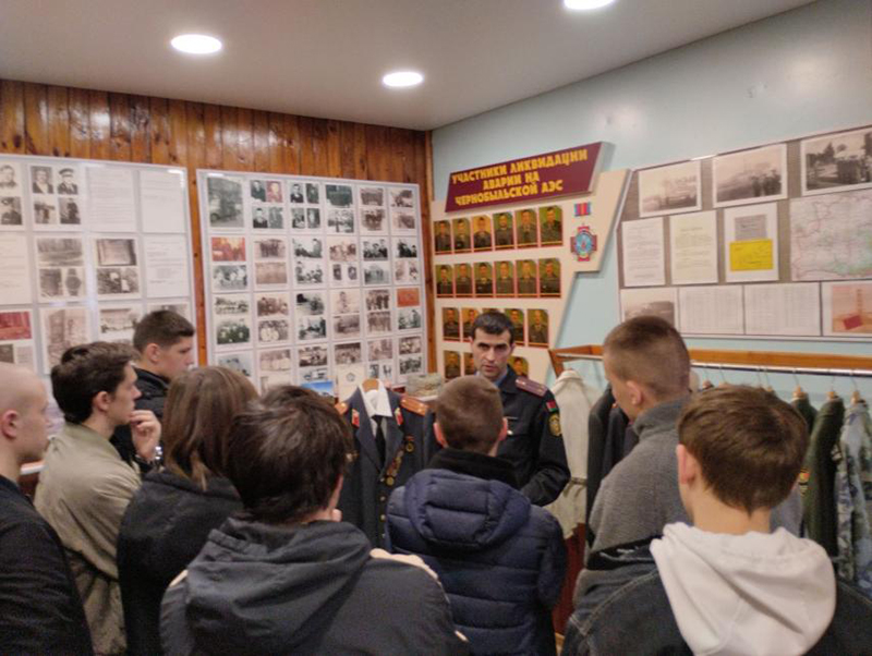 В Рогачевском РОВД прошел День открытых дверей