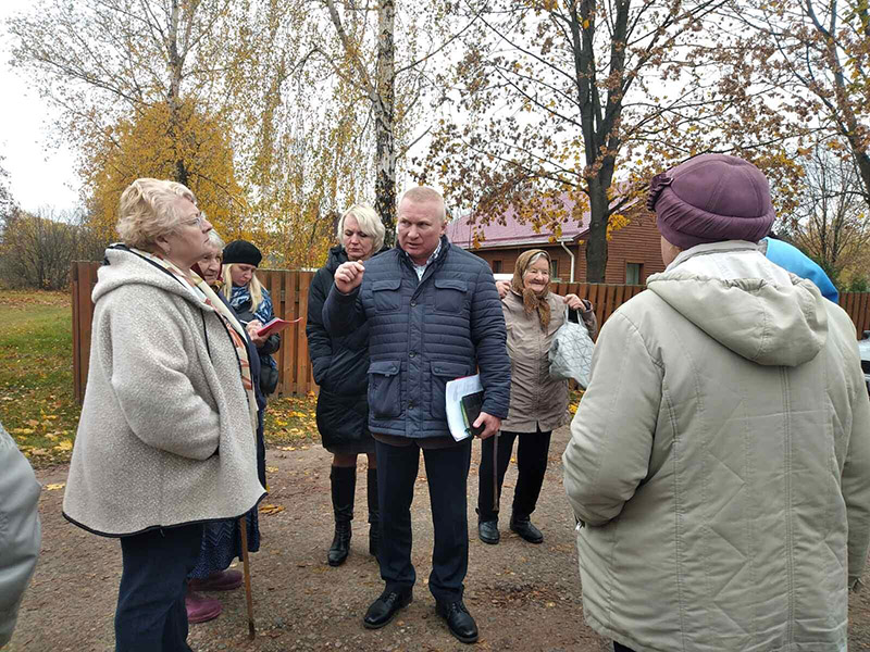 Очередной День депутата прошел в Довском сельсовете