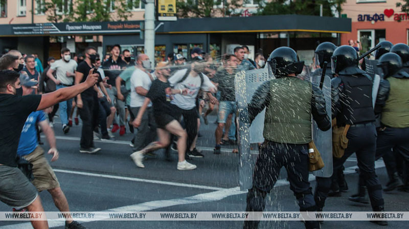 ФОТОФАКТ: Массовые беспорядки и провокации - Брест