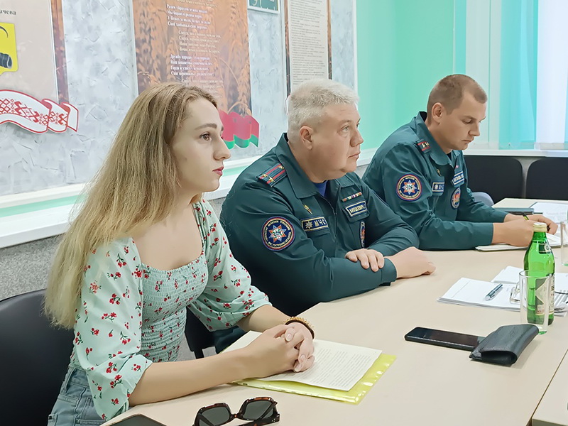 «Сильный лидер – гарант стабильности и безопасности белорусского государства»: у рогачевских спасателей прошел единый день информирования
