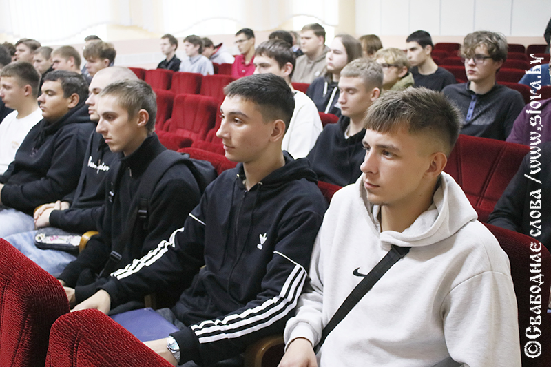 Рогачевских новобранцев вдохновили на службу в армии