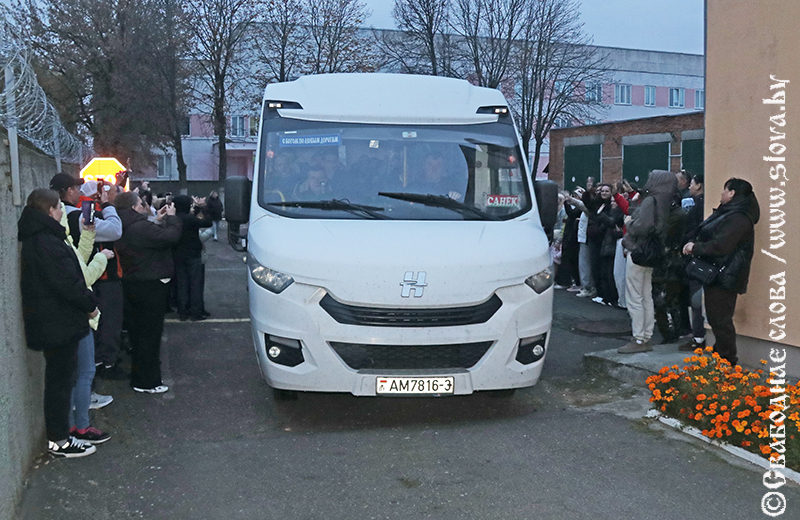 Первый пошел: рогачевцев проводили в армию