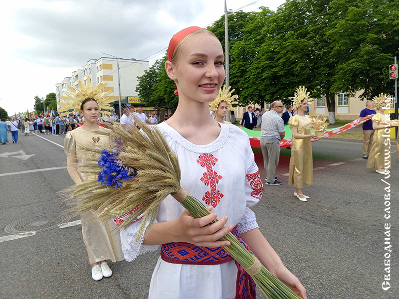 Рогачевцы празднуют День Независимости Республики Беларусь, 82-ю годовщину освобождения нашей страны от немецко-фашистских захватчиков, День города Рогачева (фоторепортаж)