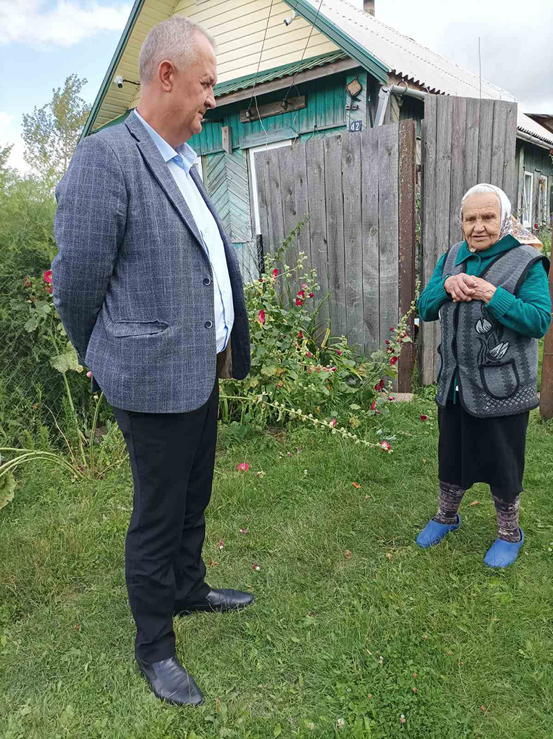 День депутата в Дворецком сельсовете: диалог с жителями и внимание к вопросам развития