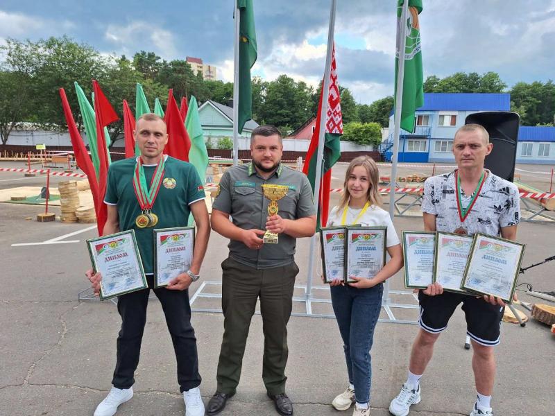Виртуозы топора и пилы