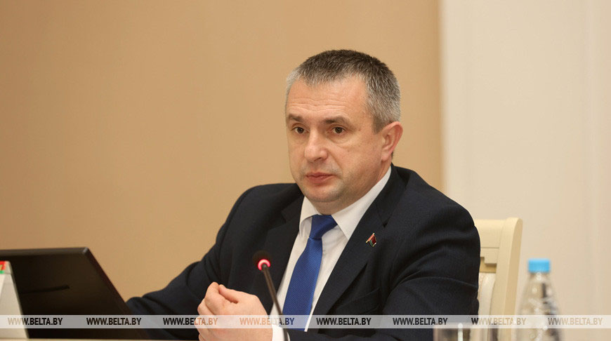 Земли для фермера, освещение улицы: Крупко провел прием граждан в Корме