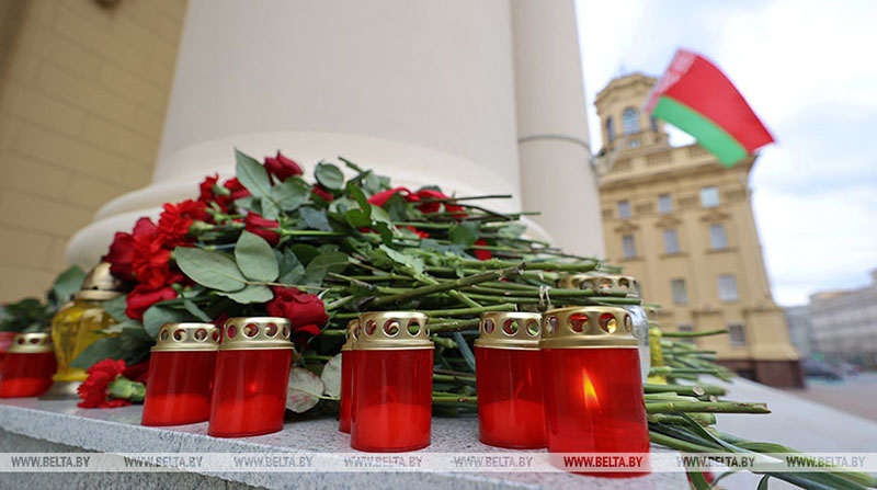 Лукашенко соболезнует родным и близким погибшего сотрудника КГБ и поручил помочь его семье