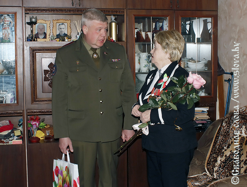 В знак уважения поколению, вынесшему тяготы войны