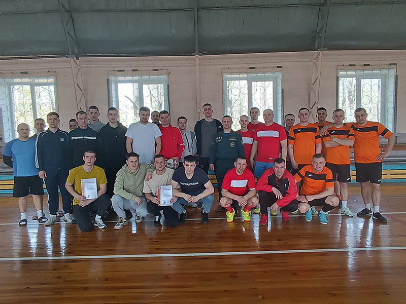 В Рогачеве прошел зональный этап соревнований по мини-футболу среди команд районных отделов по чрезвычайным ситуациям