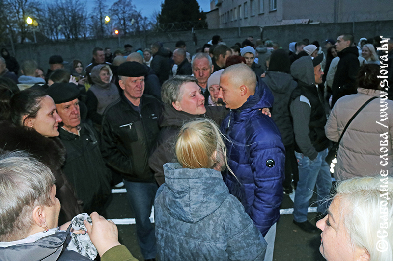 Первый пошел: рогачевцев проводили в армию
