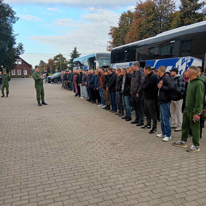 Рогачевские военнообязанные отправились на сборы