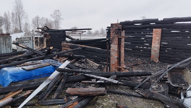 Рогачевский район. В Озеранах сгорела хозпостройка