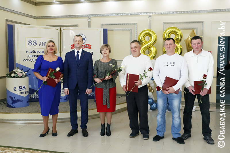 88 лет истории, труда и преданности родному комбинату