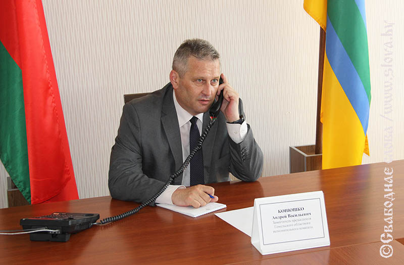 Замгубернатора Гомельской области Андрей Конюшко пообщался с коллективом Рогачевского завода «Диапроектор»
